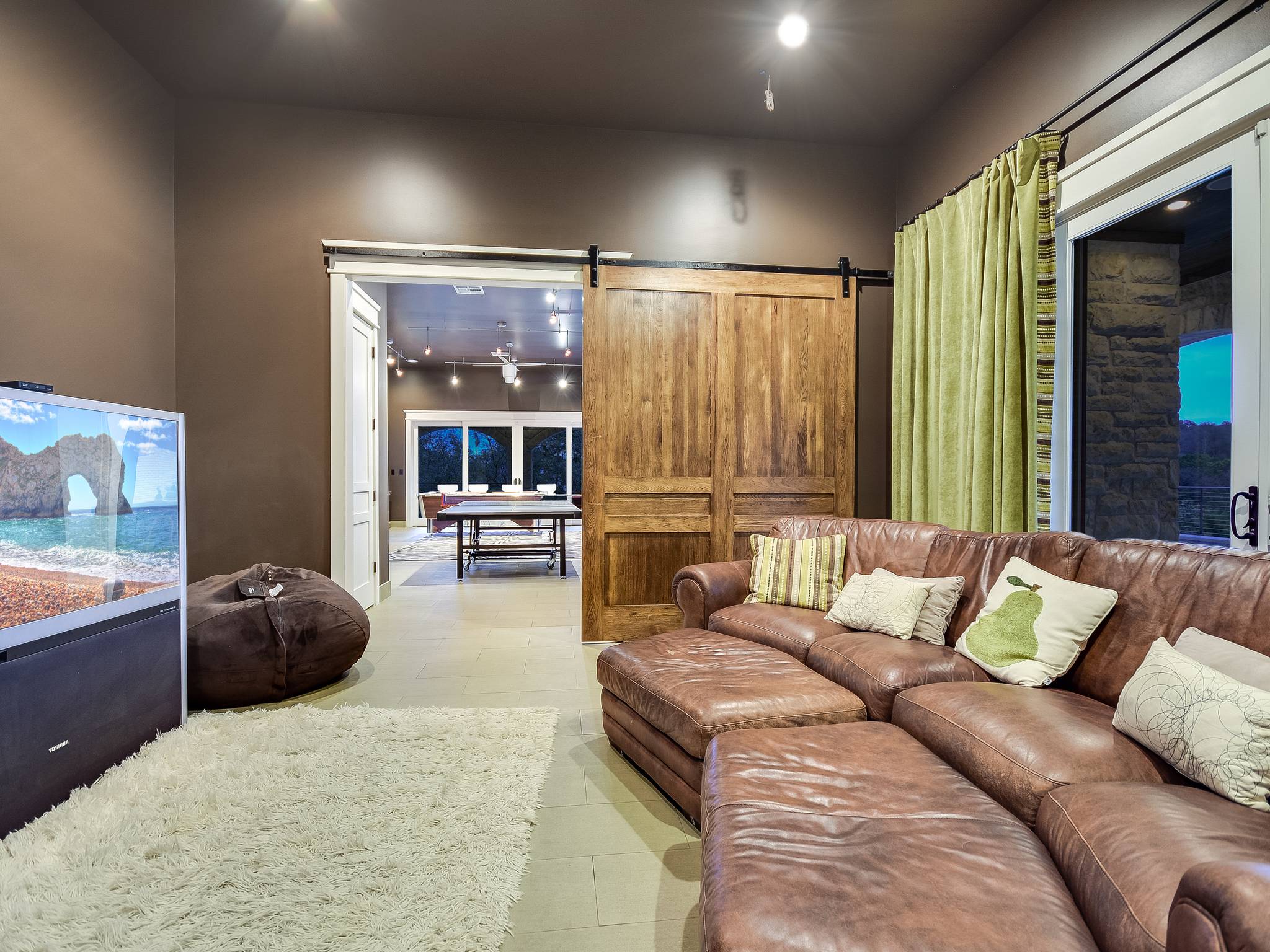 Walker Manor - Image 15