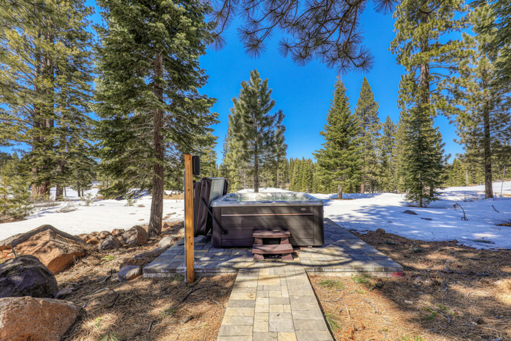 Red Fir House - Image 31