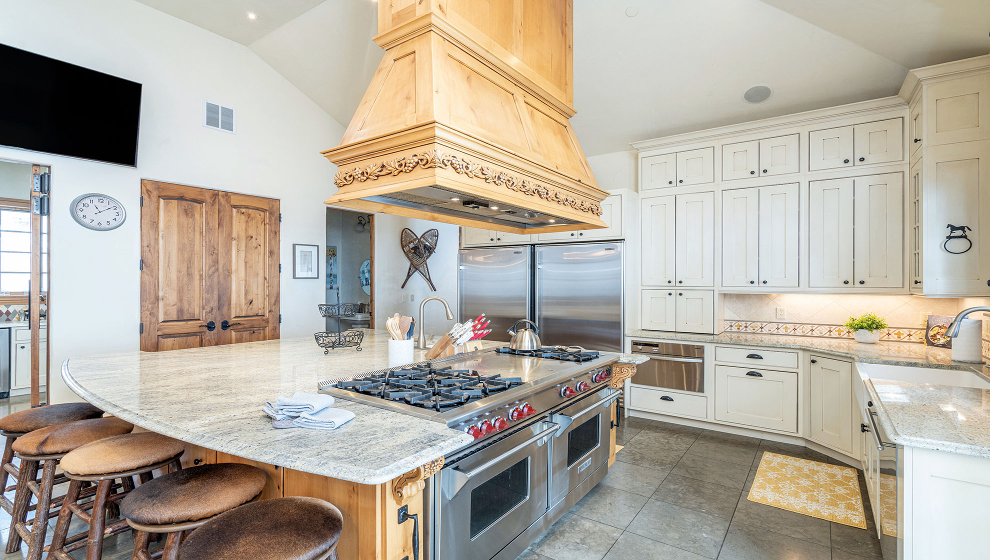 San Joaquin Manor - Image 7