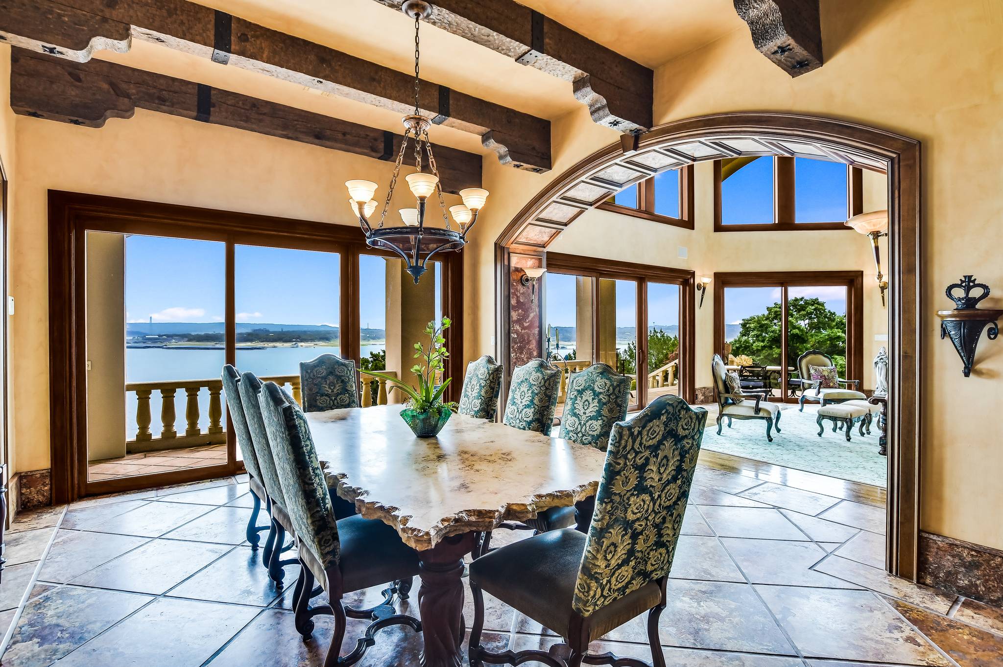 Vaughan Manor - Image 9