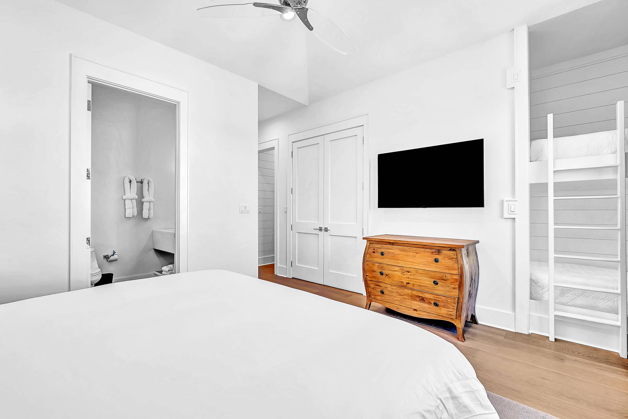 Lantern Manor - Image 55