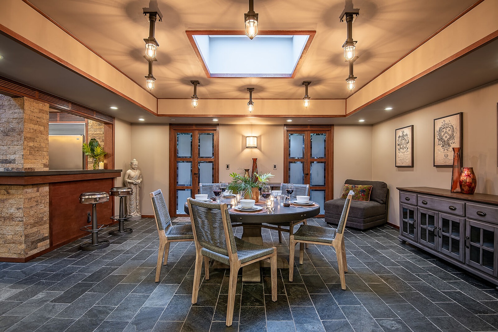 Middle Home - Image 9