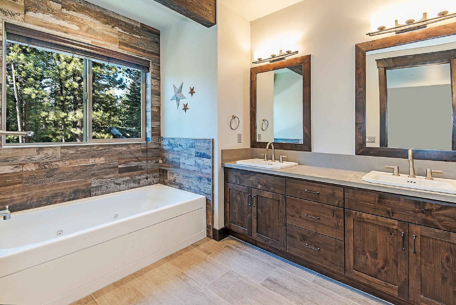 Trail Manor - Image 28