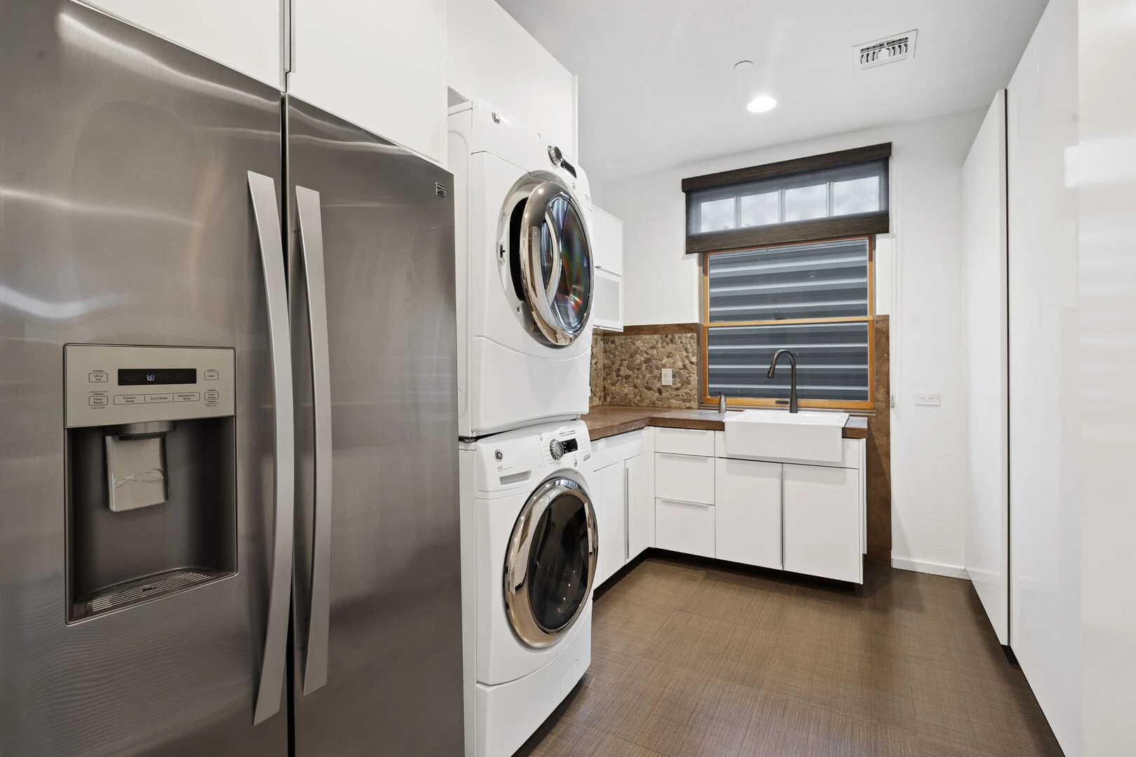 Waterfall House - Image 12