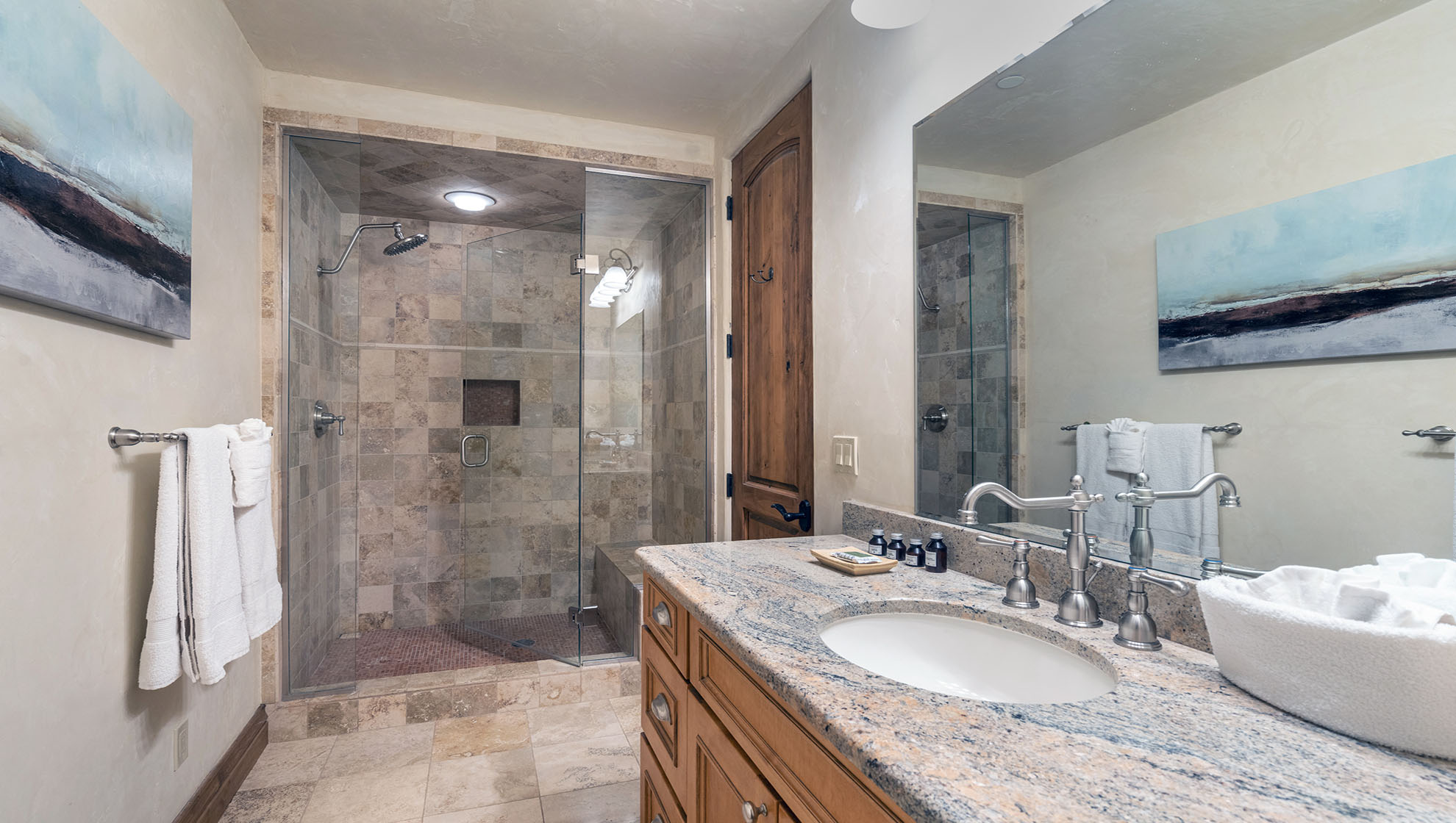 San Joaquin Manor - Image 35