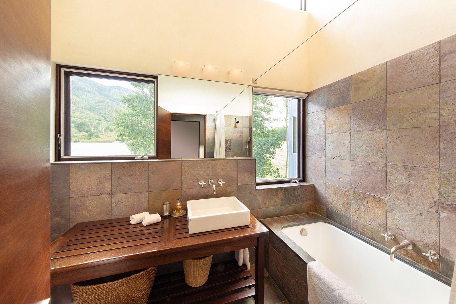 Nell Villa - Image 37