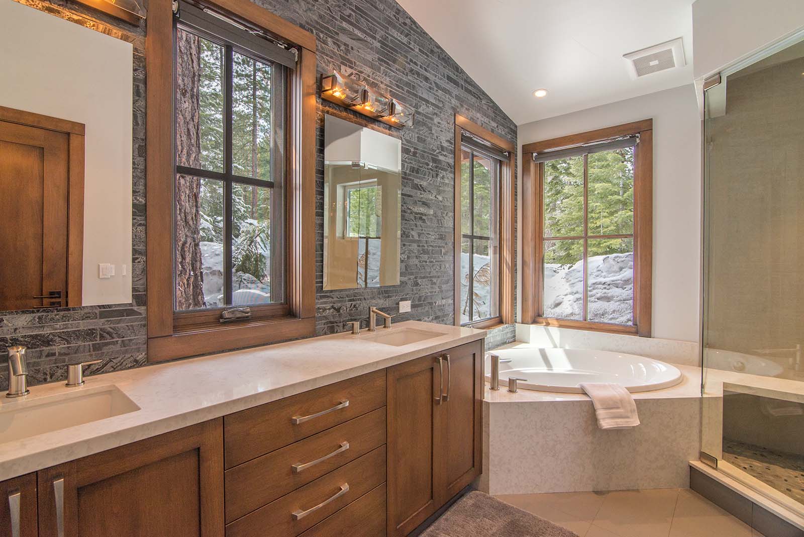 Pine House - Image 17