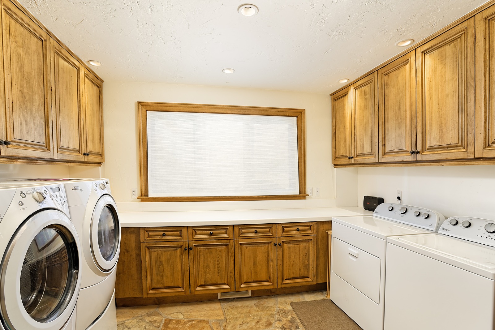 Roaring Manor - Image 47