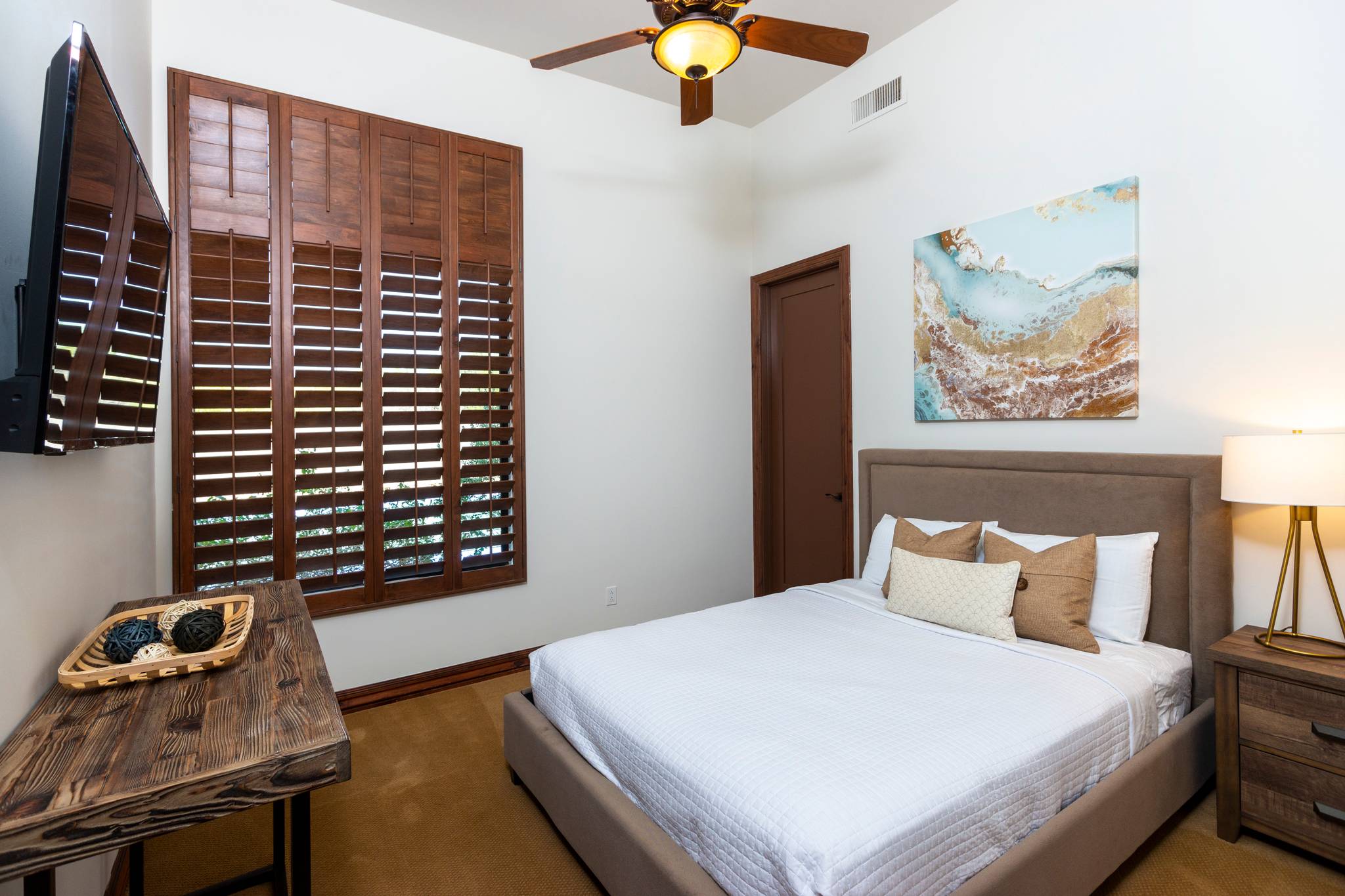 Pinnacle Vista Manor - Image 16