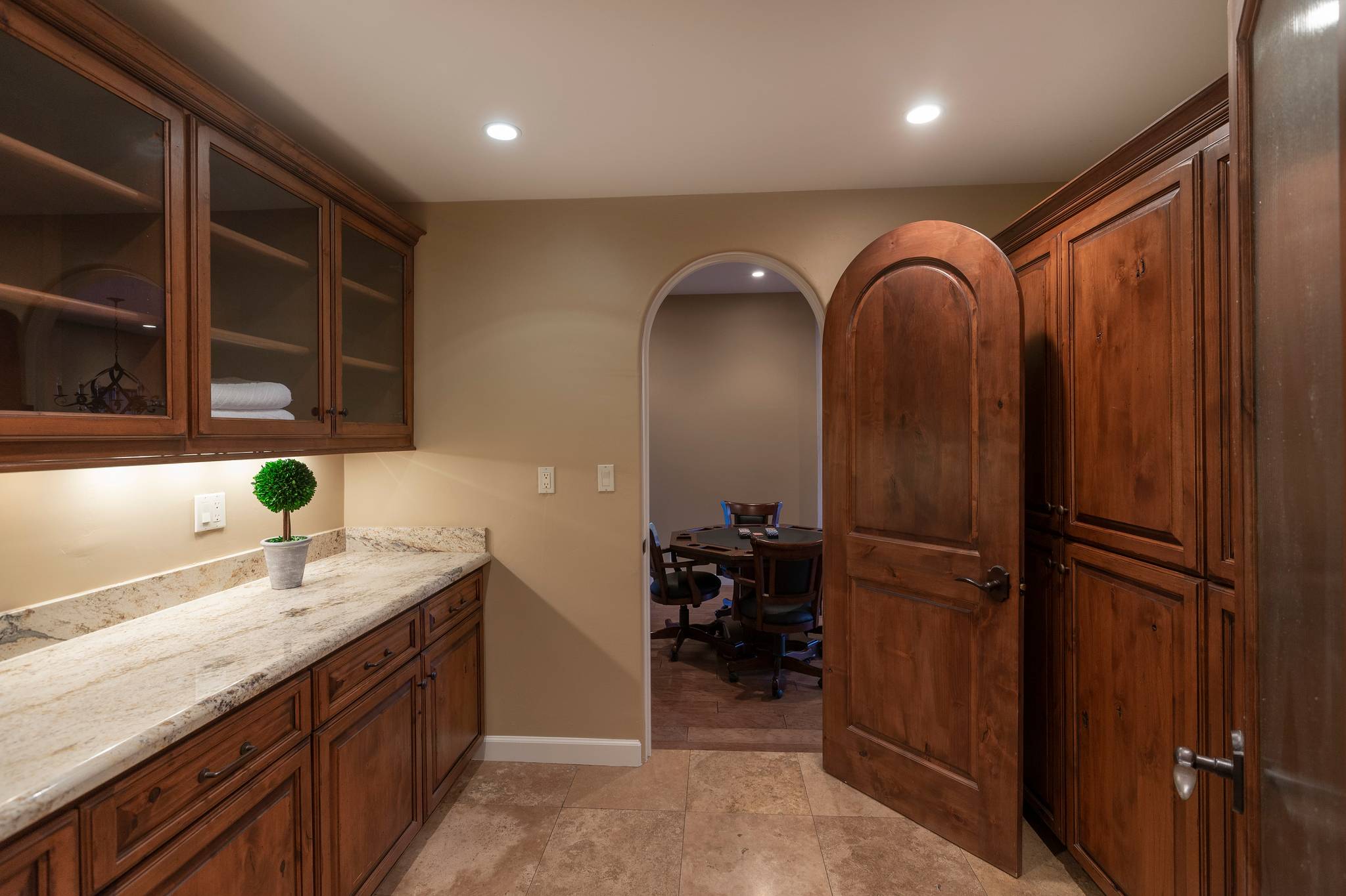 Sunrise Manor - Image 12