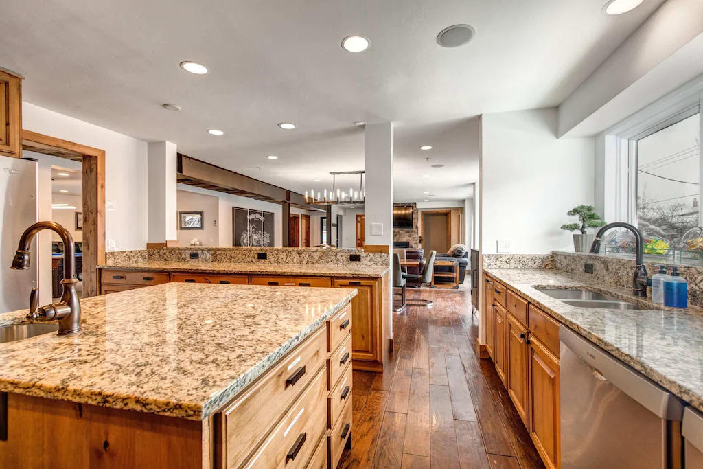 Warnick Manor - Image 7