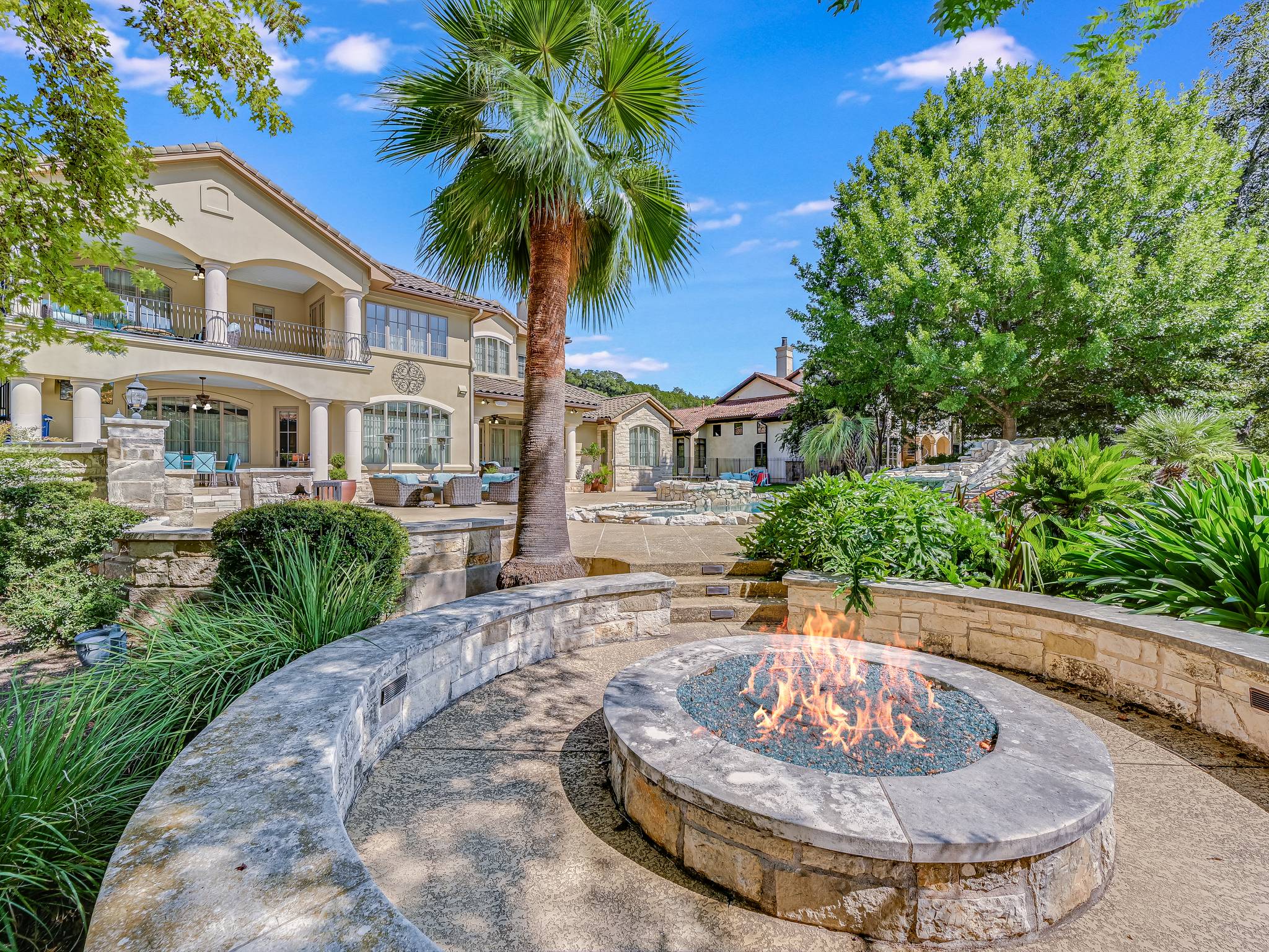 Janis Villa - Image 42