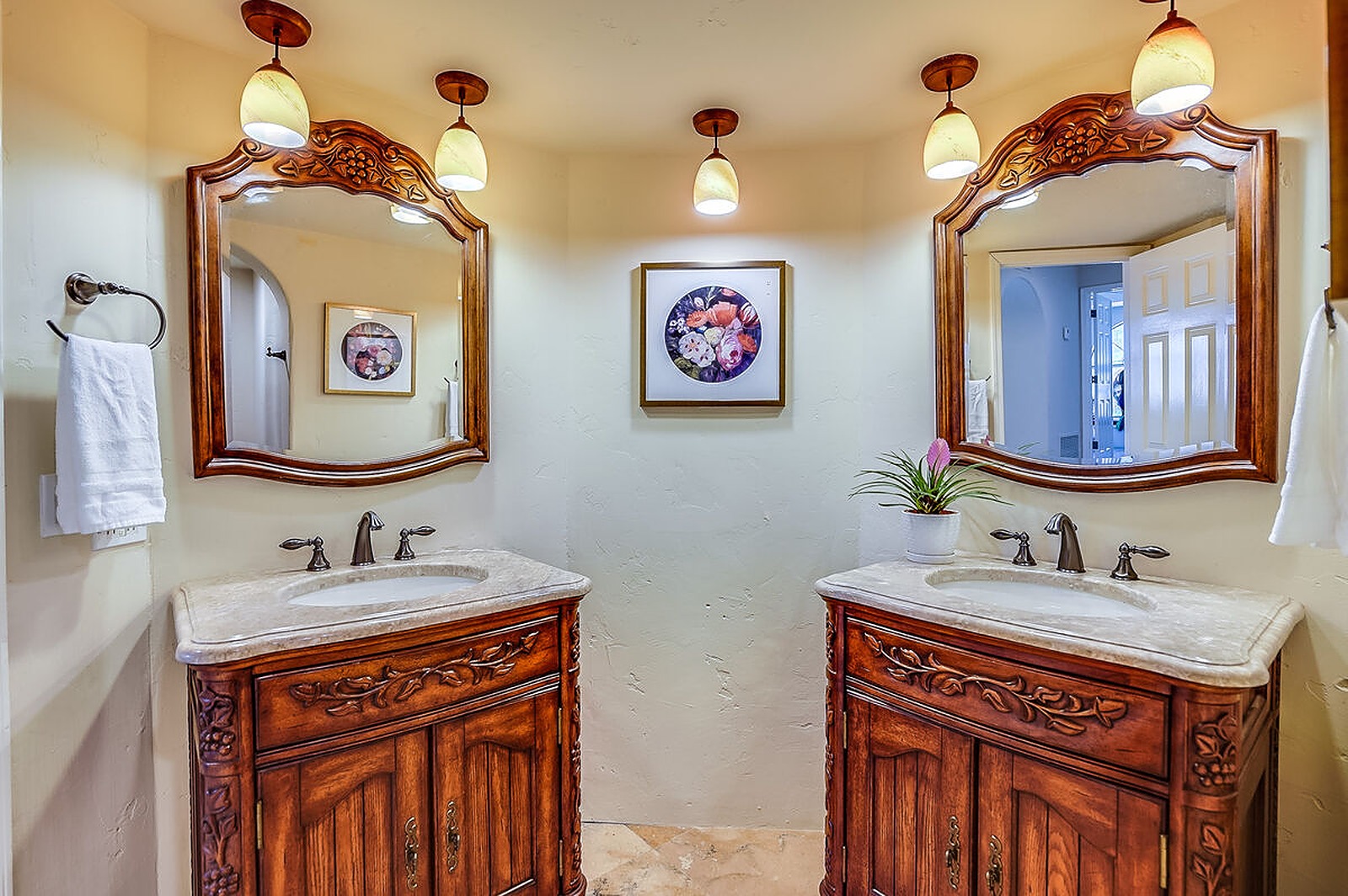 Valley Manor - Image 14