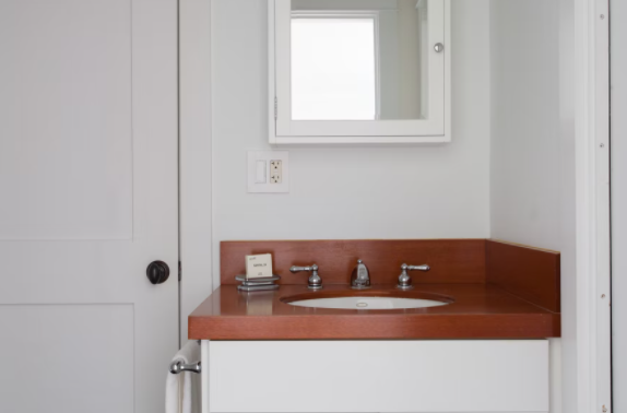 Hillside House - Image 27