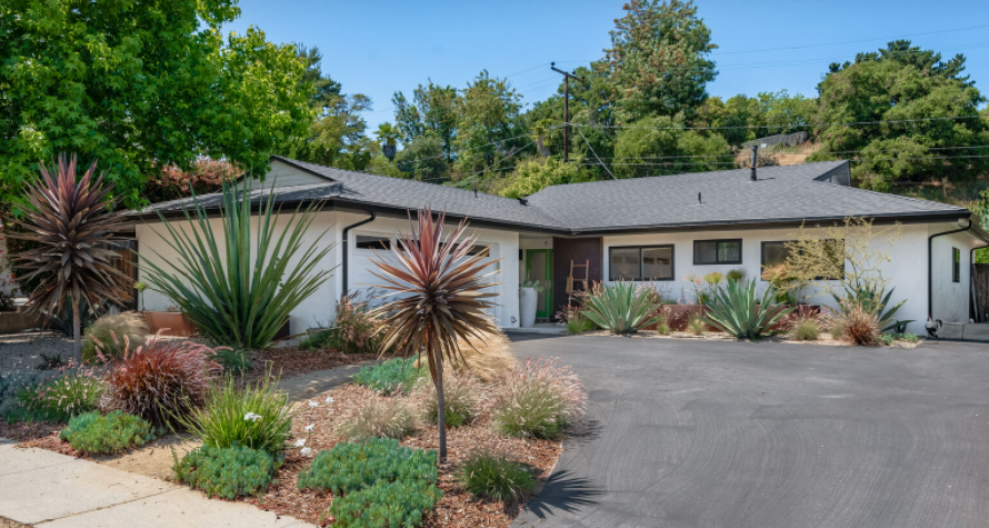 Hendry's Home - Image 18