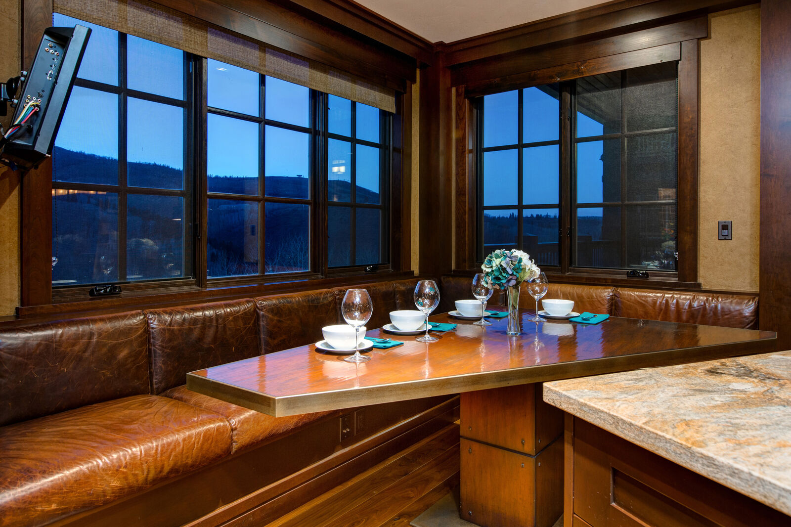 Peak Home - Image 11