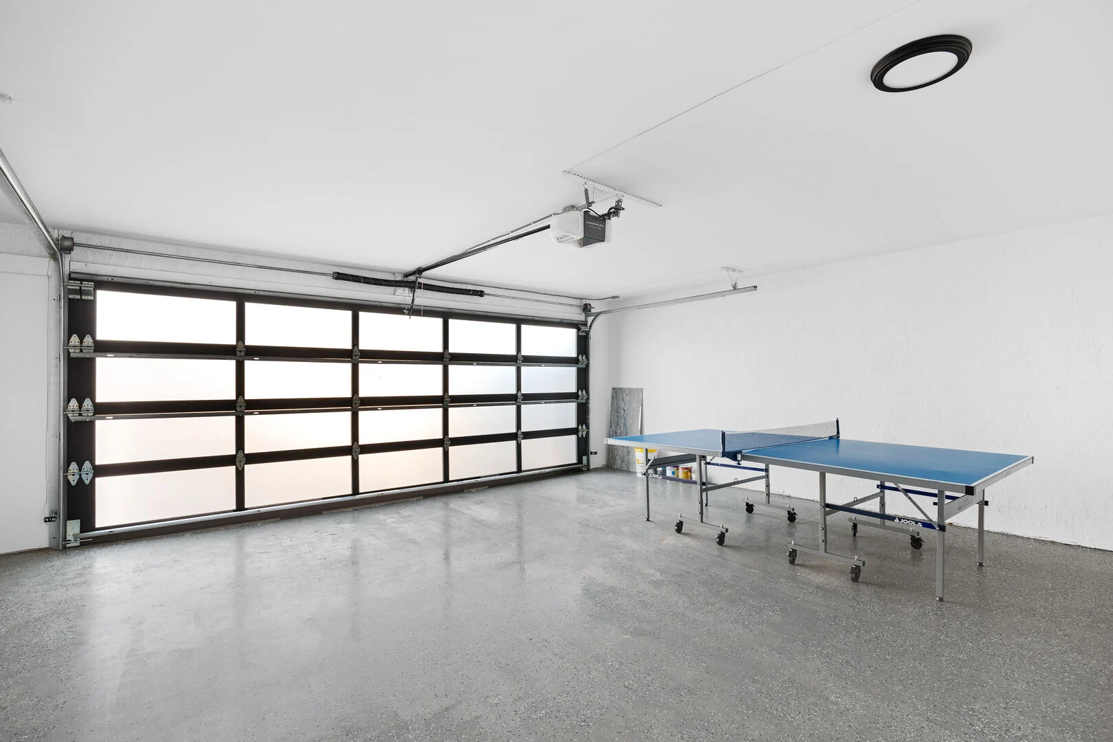 Bee Brush House - Image 21