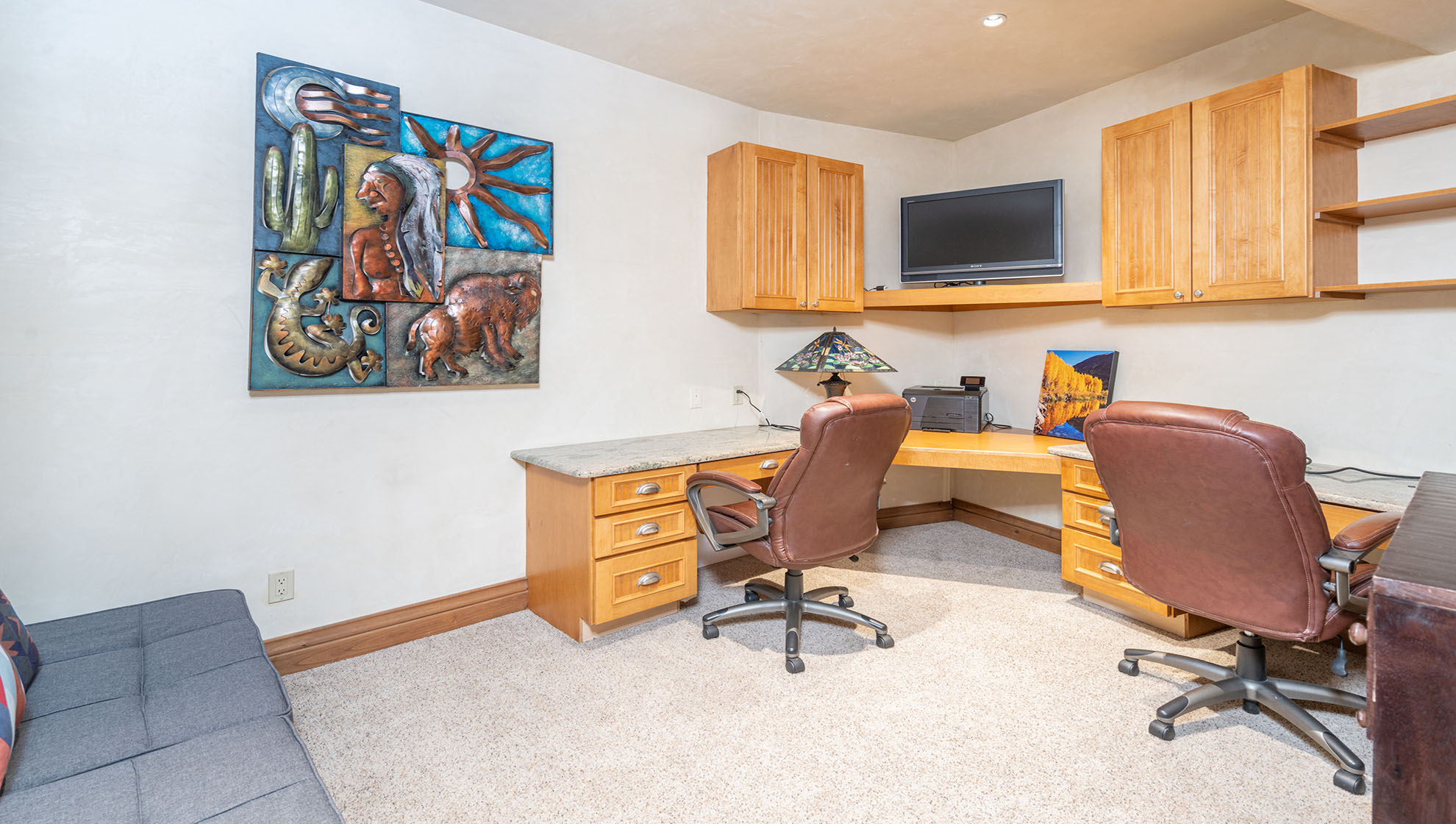 San Joaquin Manor - Image 20