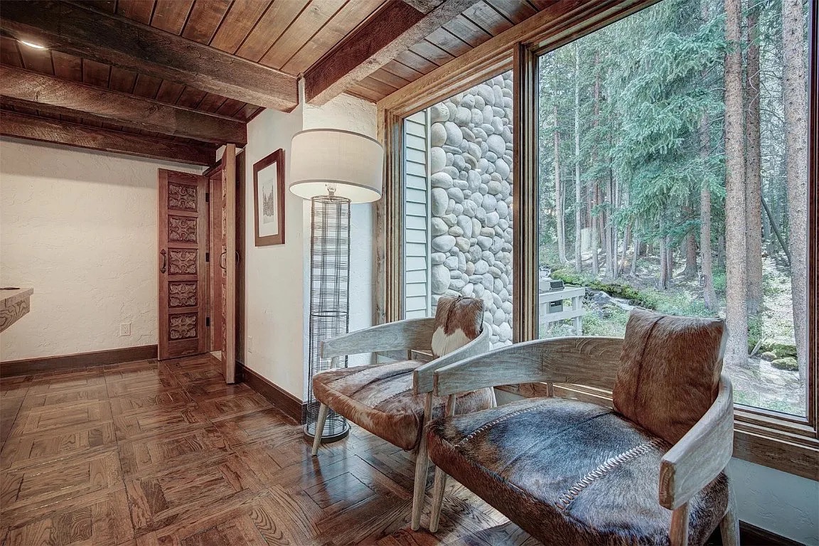 Creekside Chateau - Image 4