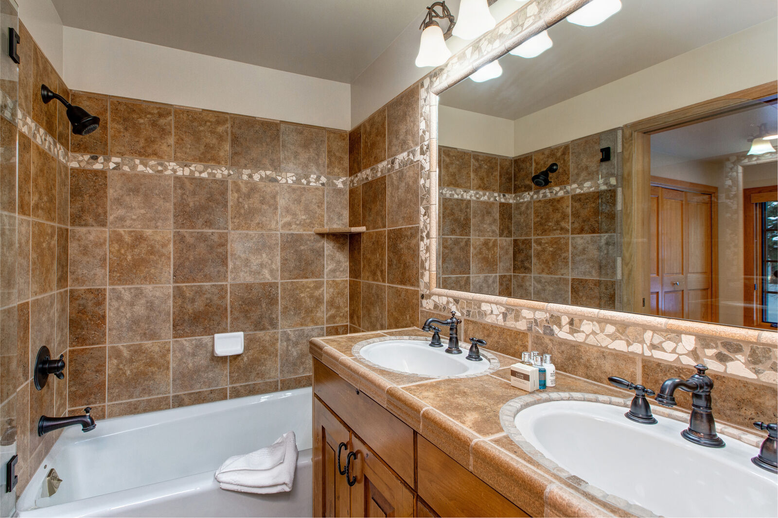 Slope Place - Image 19