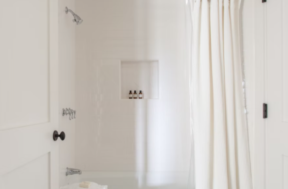 Hillside House - Image 26