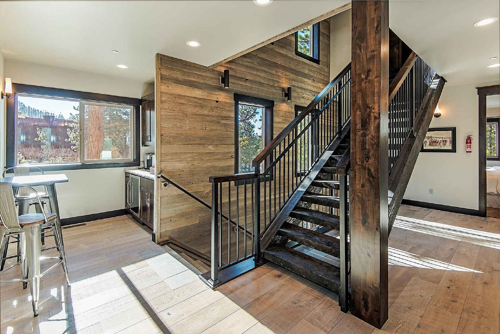 Trail Manor - Image 29