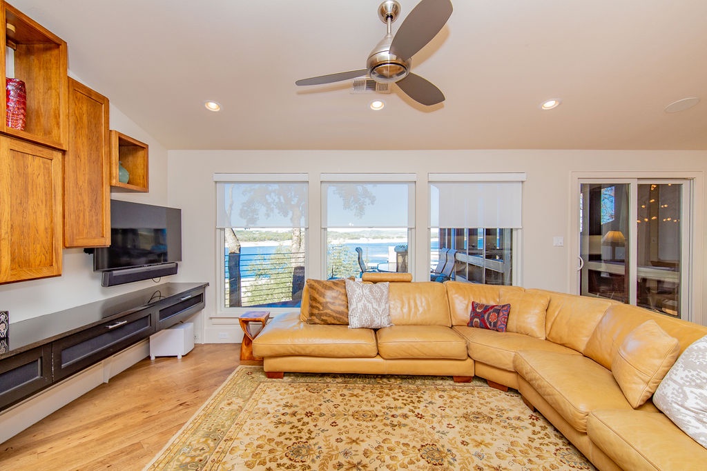 Lakeshore Place - Image 7