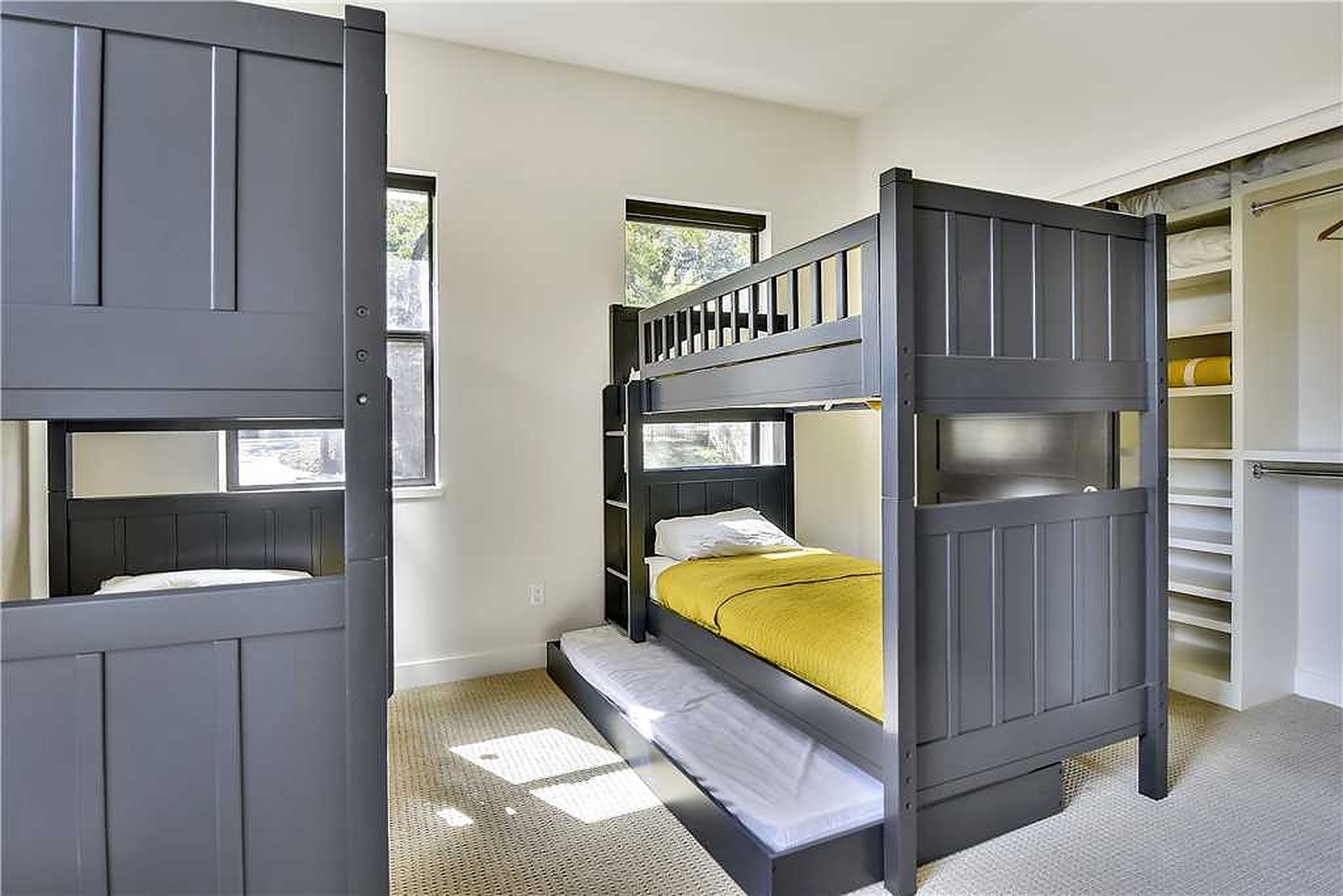 Robbins House - Image 18