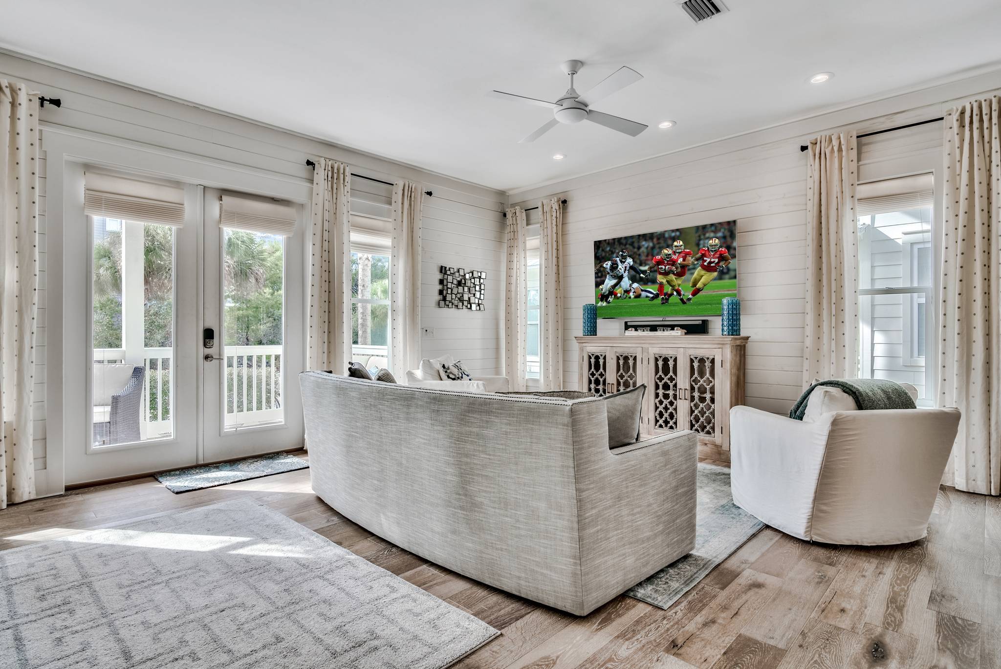 Blue Crab House - Image 5