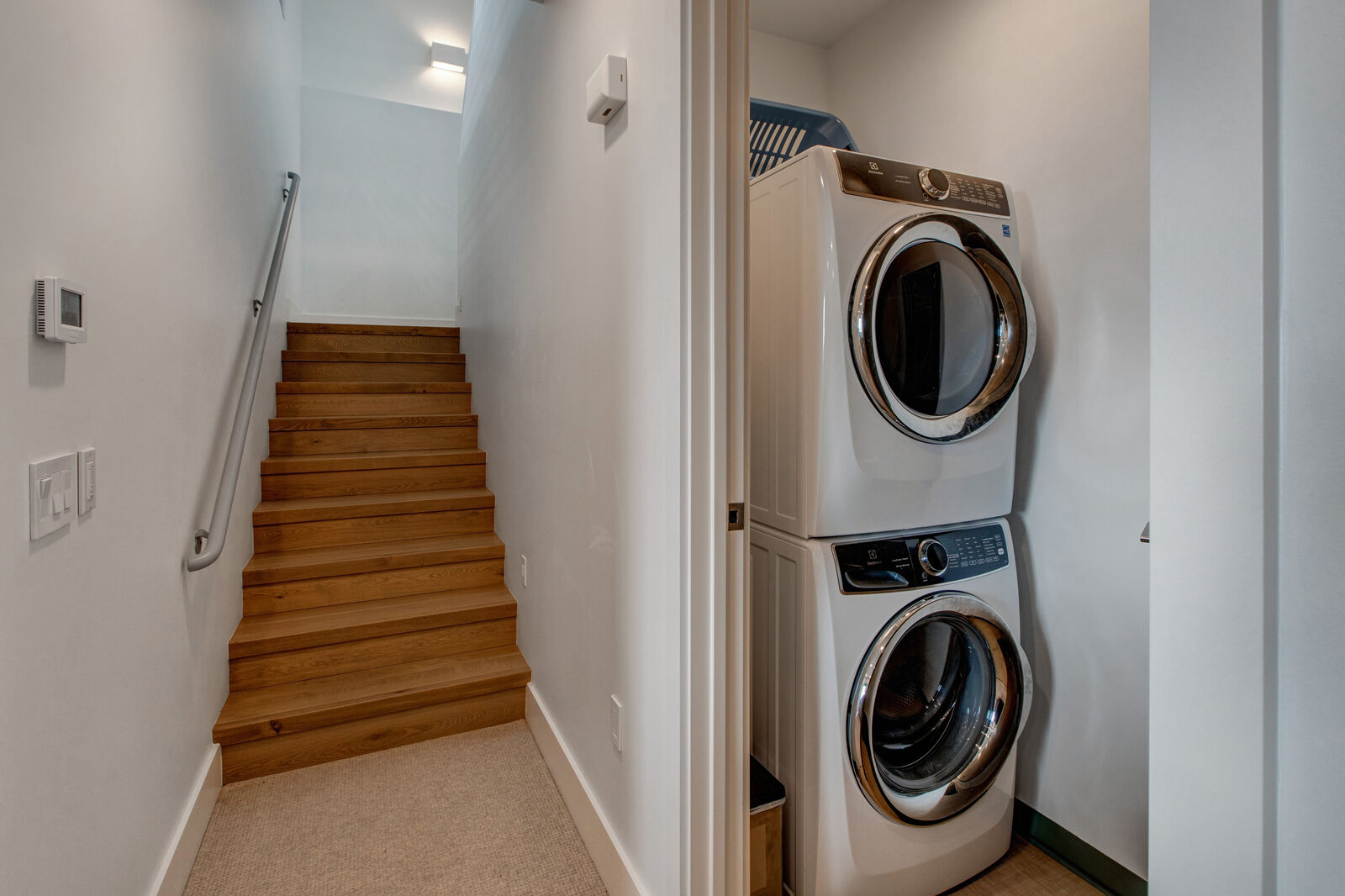 West House - Image 50