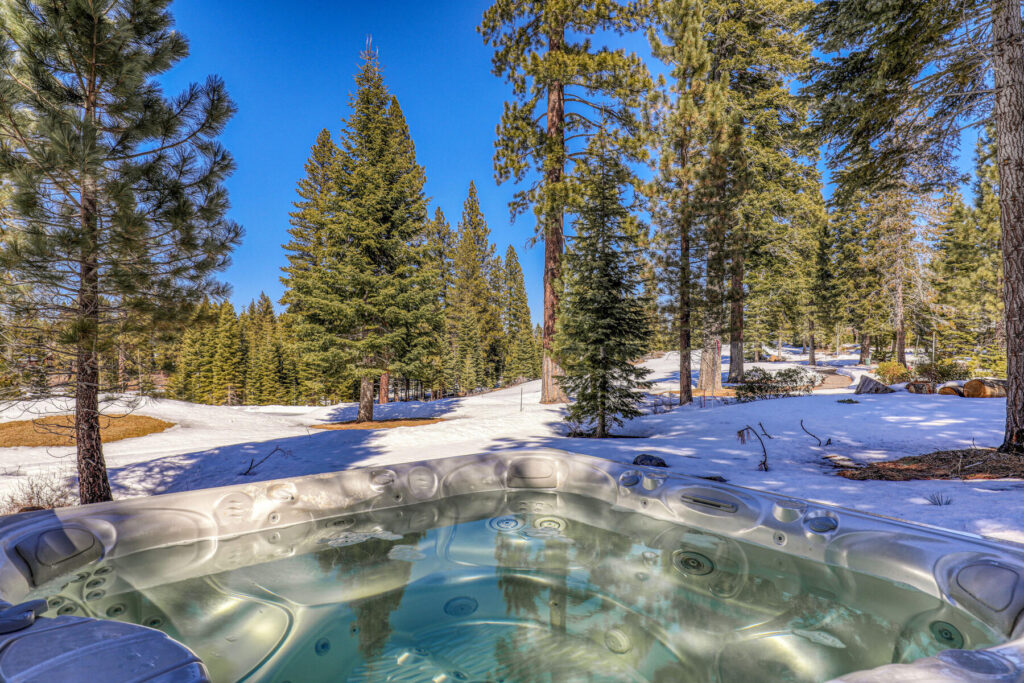 Red Fir House - Image 32