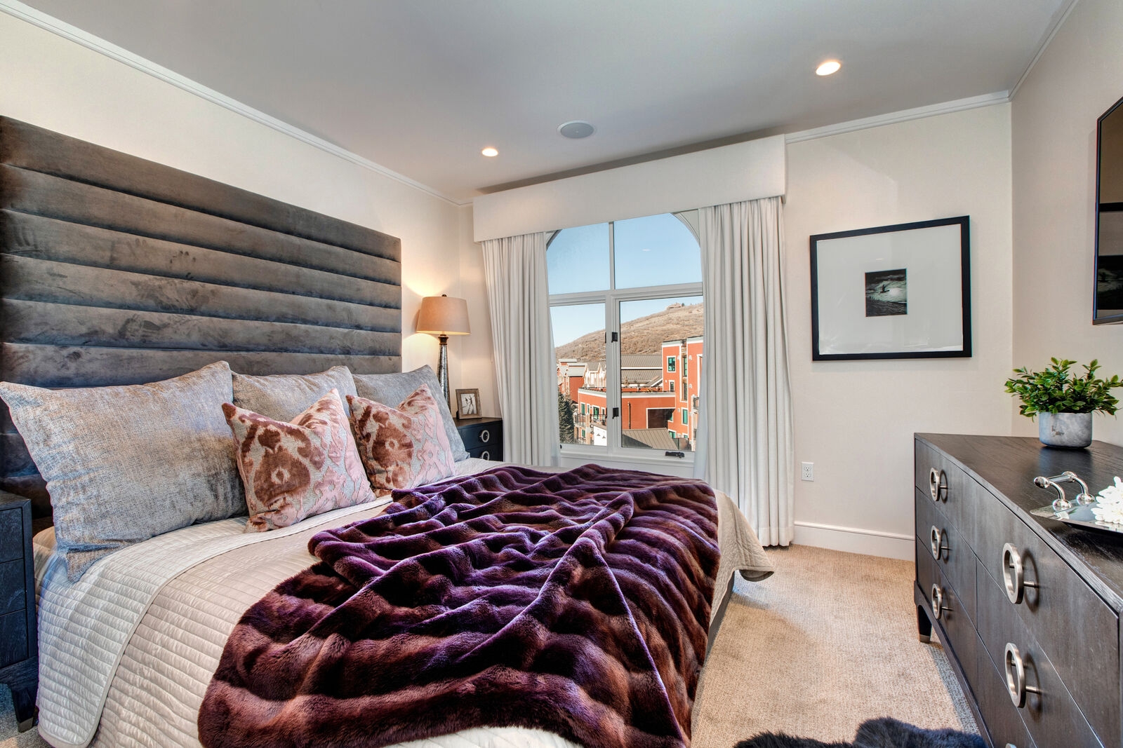 Silver Home - Image 23