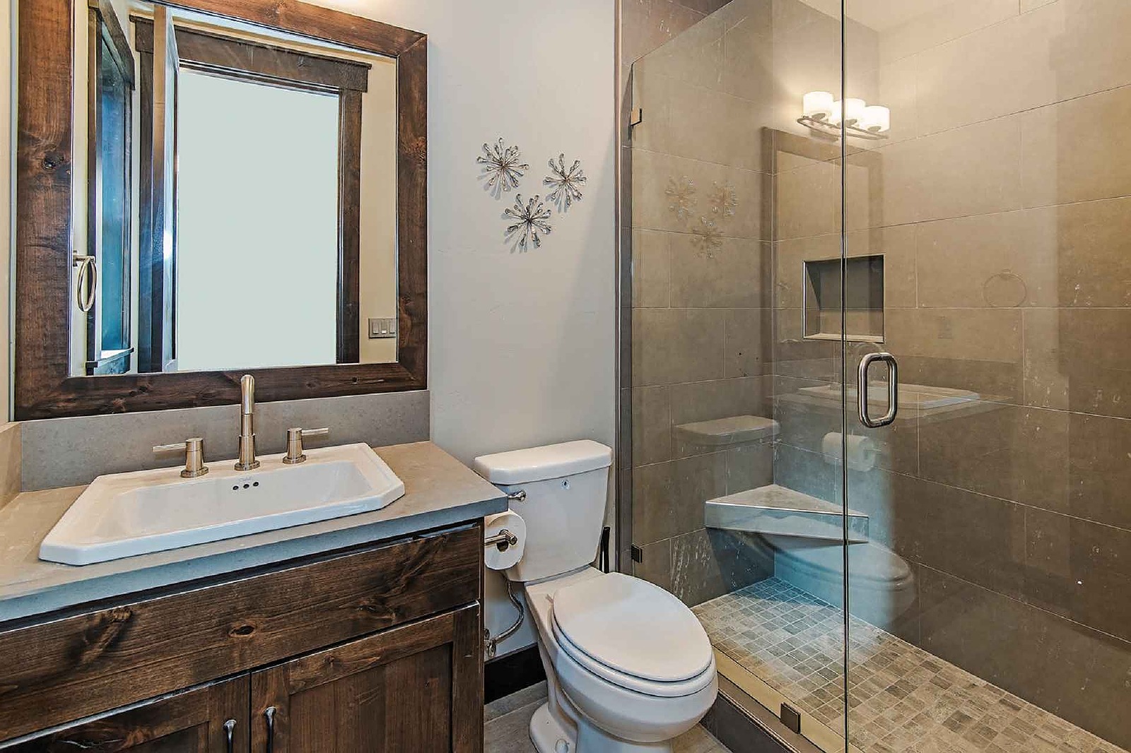 Trail Manor - Image 31