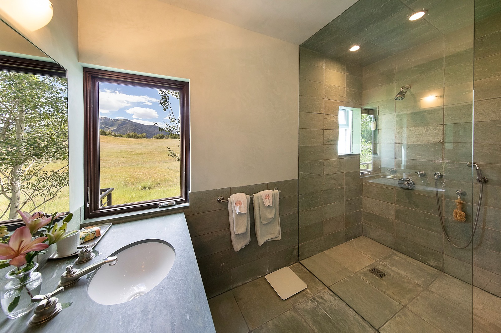 Nell Villa - Image 30