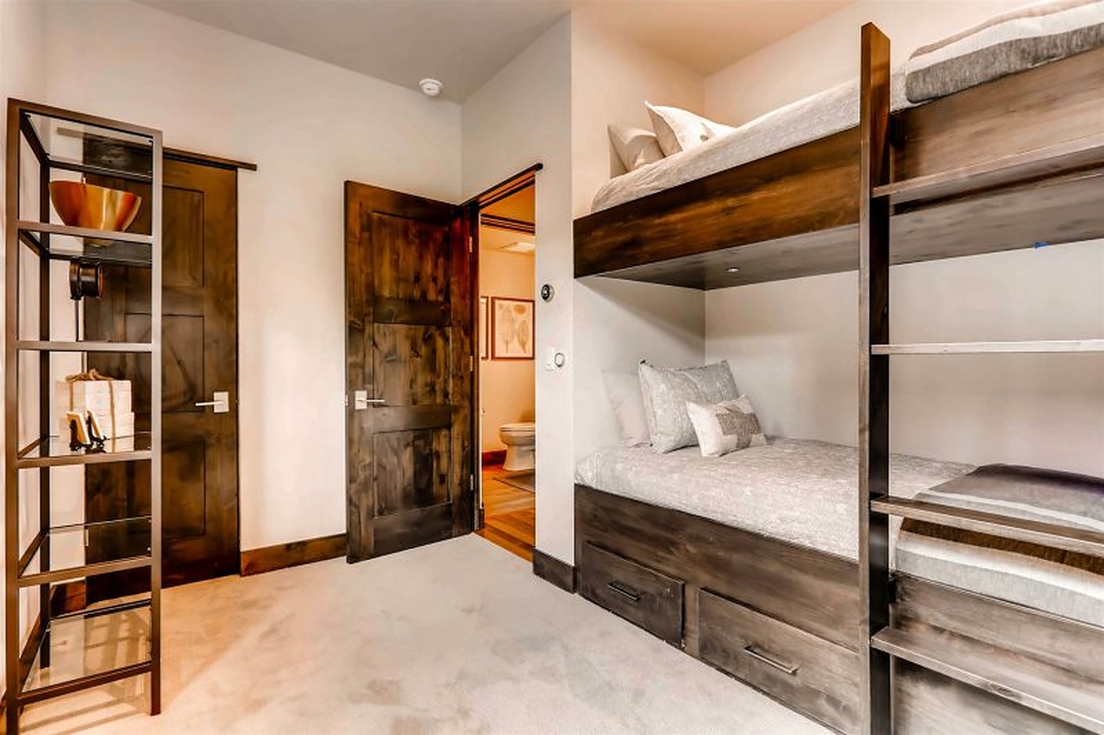 River House - Image 8