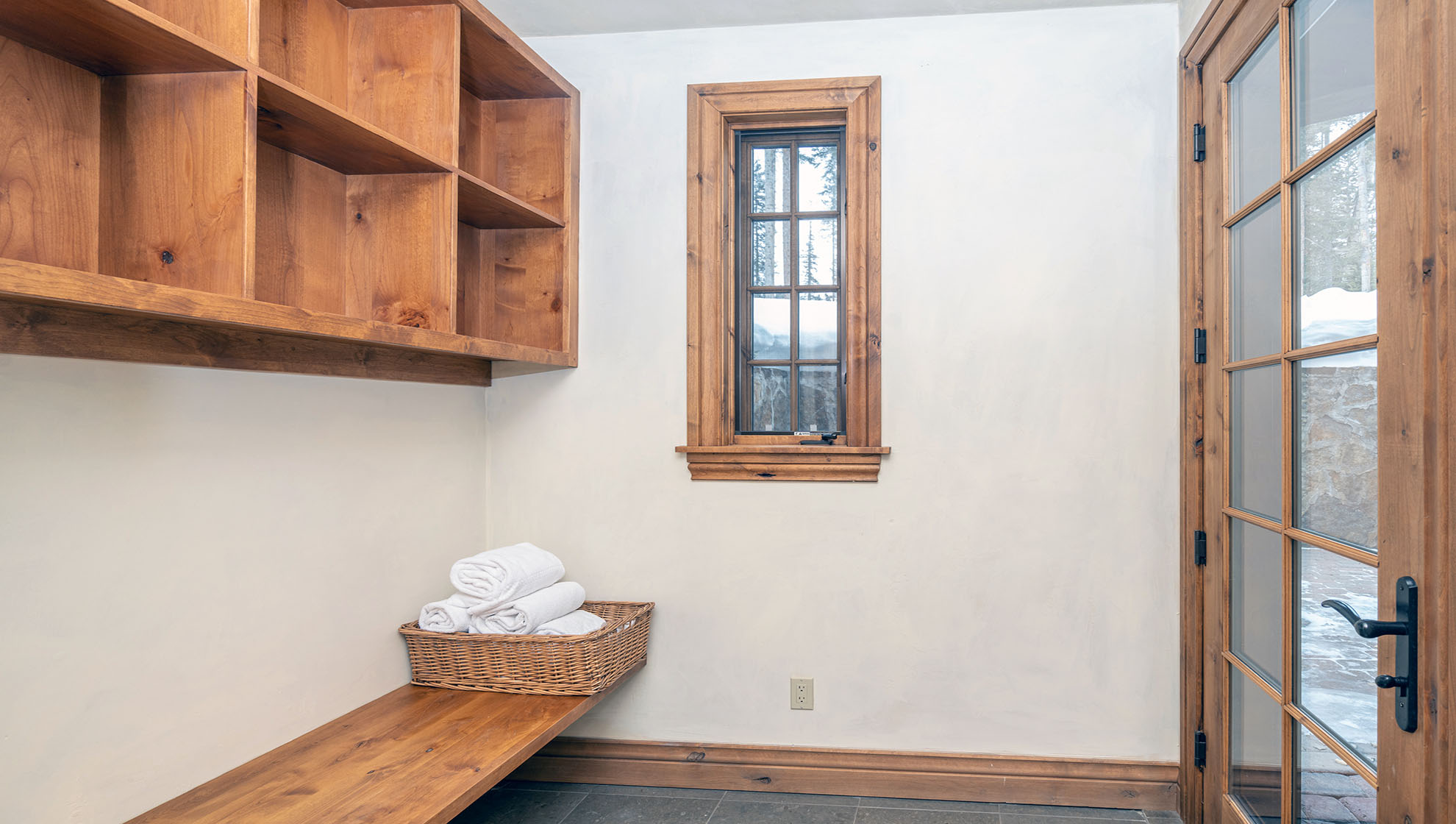 San Joaquin Manor - Image 36