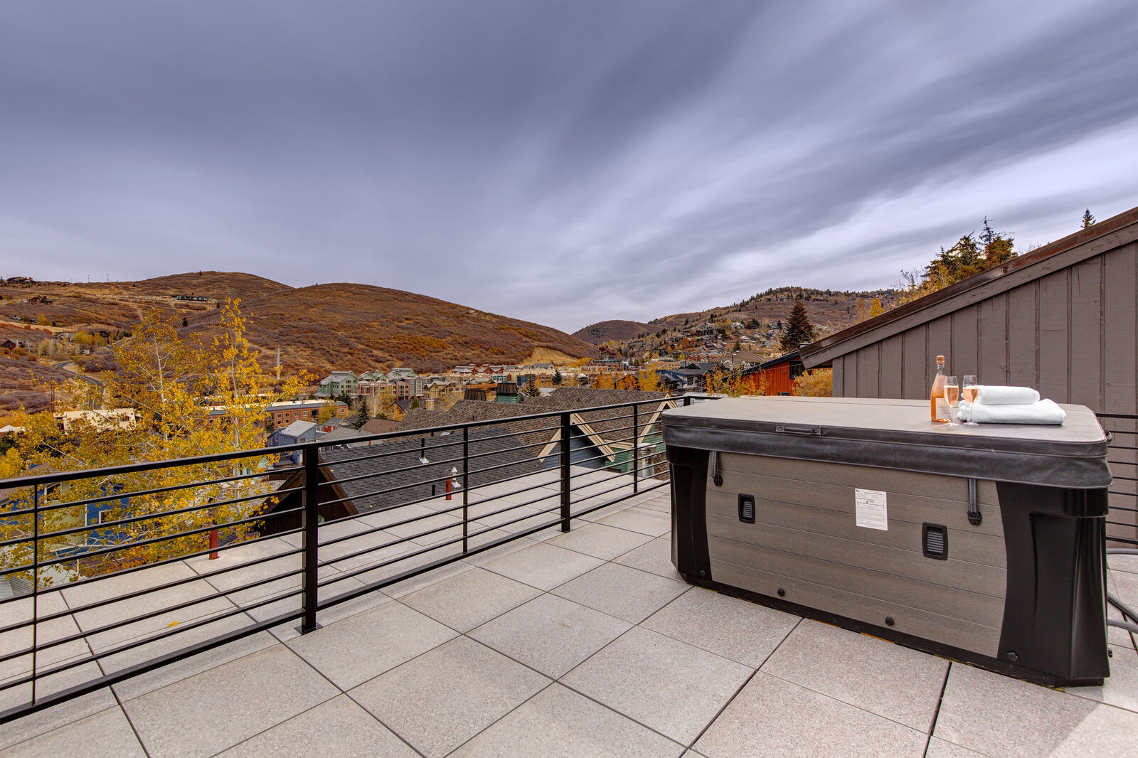 Lowell House - Image 25