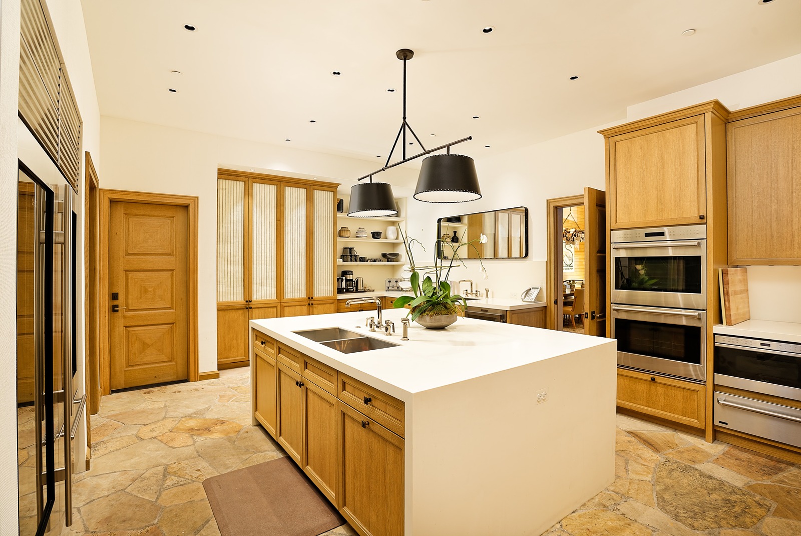 Roaring Manor - Image 10