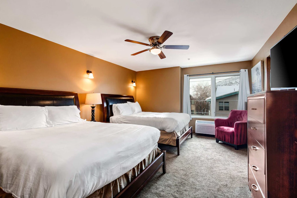 Warnick Manor - Image 31