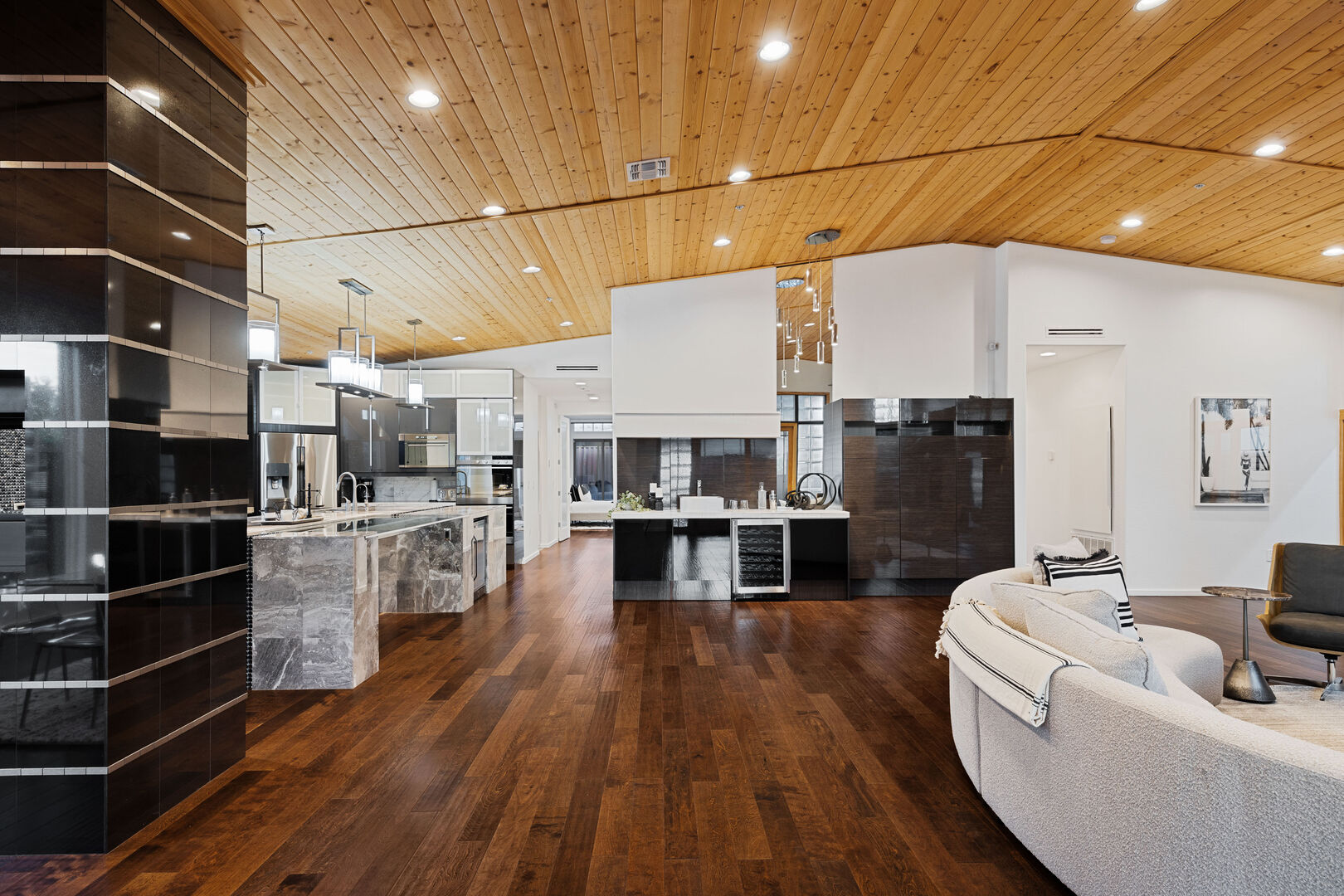 Waterfall House - Image 3