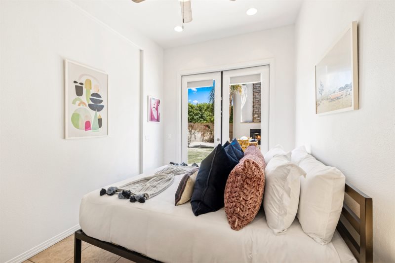 Josefina Villa - Image 25