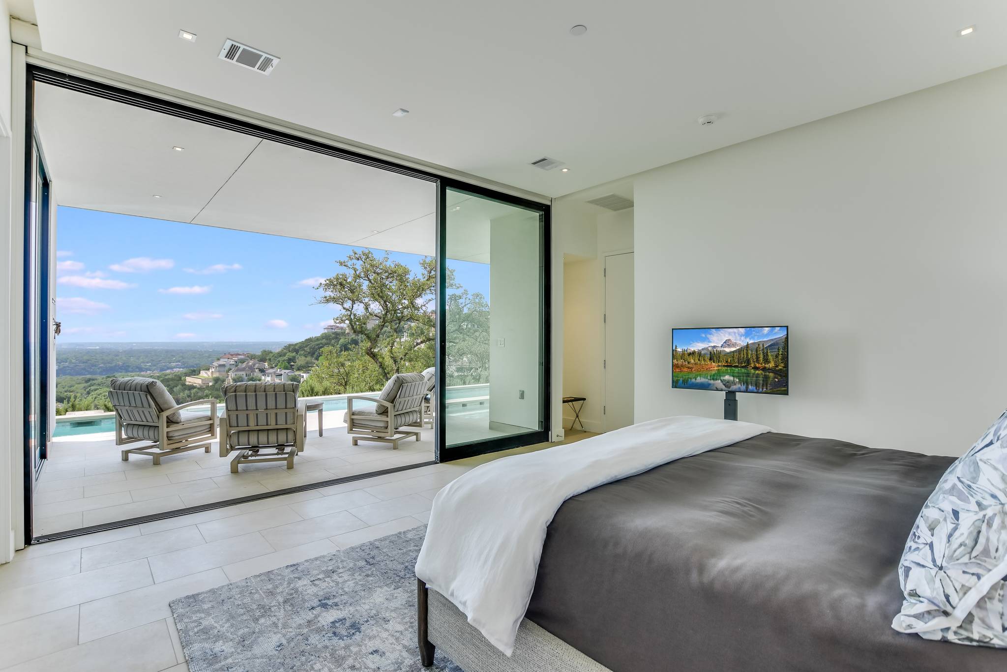 Leon Home - Image 24