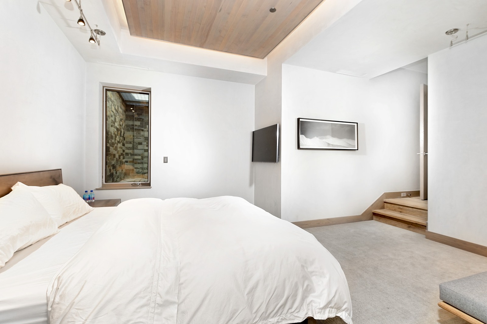 South Home - Image 17