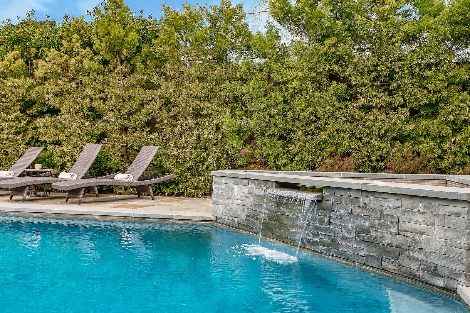 Middle Home - Image 31