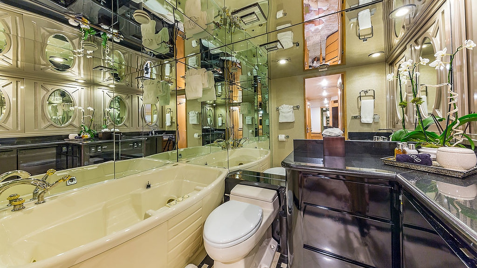 Alexandra Jane Yacht - Image 20