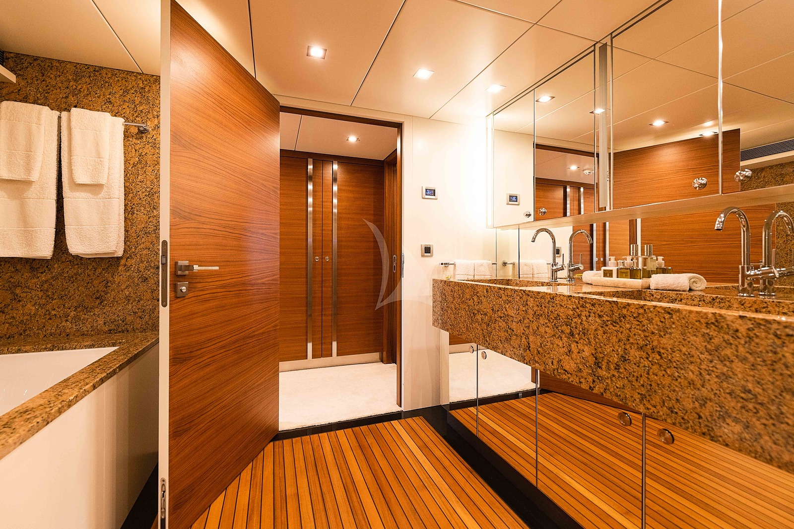 Sea Axis Yacht - Image 26