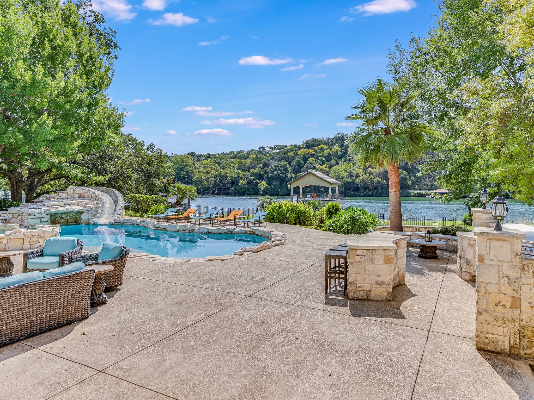 Janis Villa - Image 39