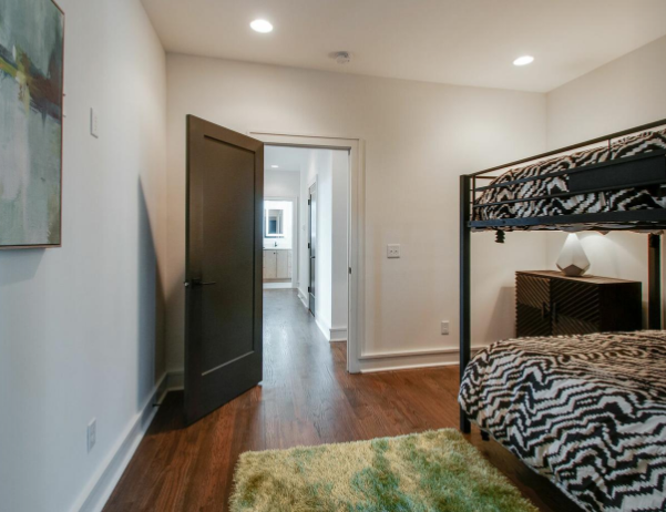 Grant Home - Image 15