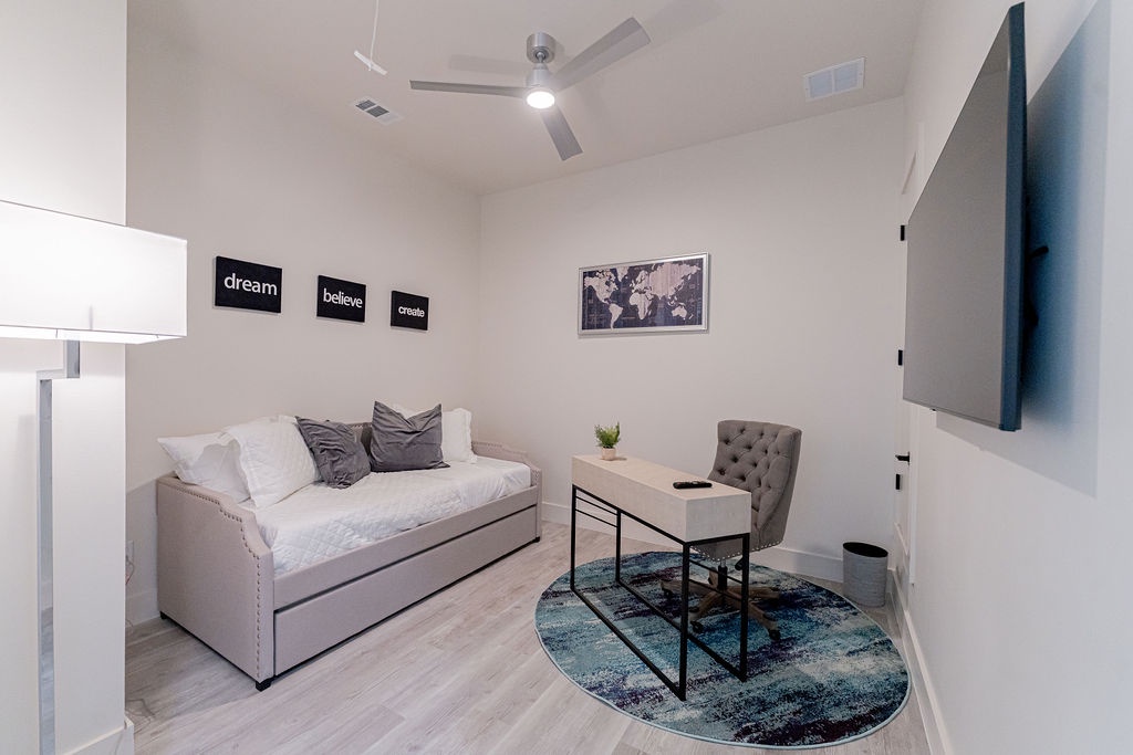 Clark Villa - Image 32