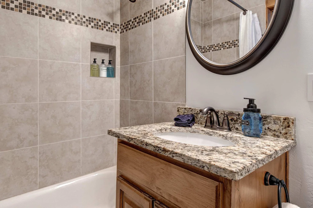 Warnick Manor - Image 24